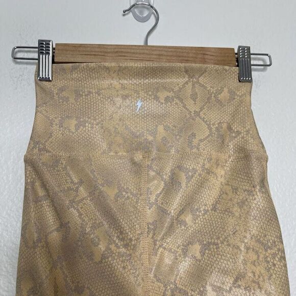 Electric Yoga Legging XS Python Snake Print Neutral Beige High Rise Compressive - Picture 8 of 11